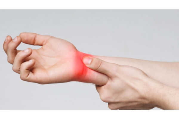 Understanding Carpal Tunnel Syndrome: Symptoms and Treatment Options
